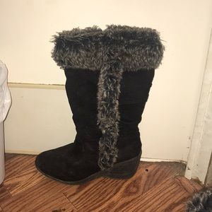 Black boots size 8